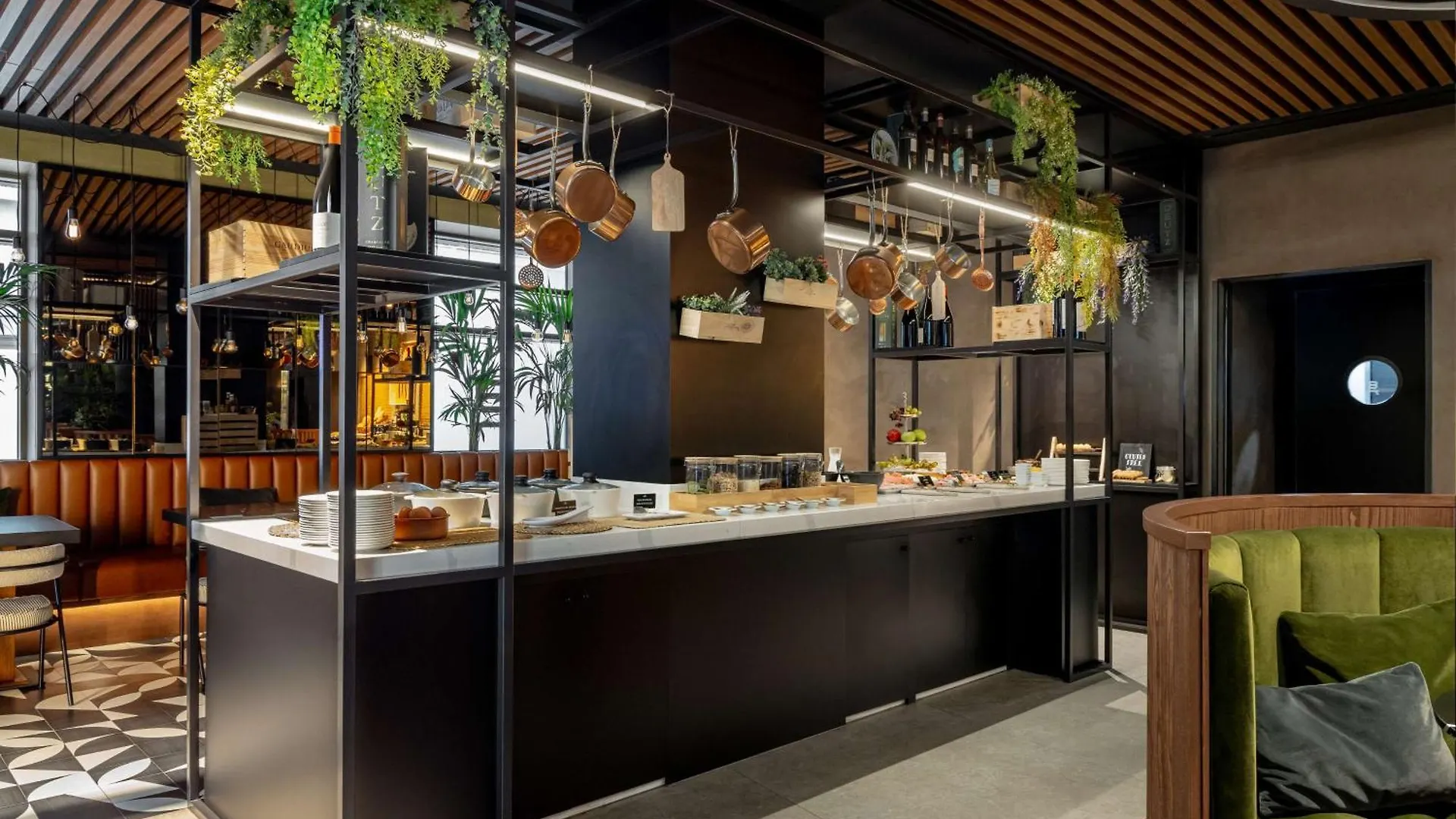 מלון Radisson Collection Hotel, Magdalena Plaza Sevilla
